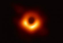 Фото - Ученые открыли гигантское облако, состоящее из пыли и газа, у горизонта событий черной дыры в центре Галактики