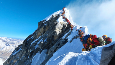 Фото - Впервые в истории дрон DJI облетел вершину Эвереста. Опубликовано зрелищное видео